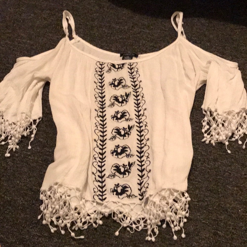 Black and white shoulder blouse